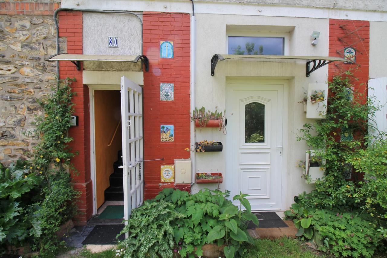 Disponible - Appartement Entier - Ligne H 15Mn Paris-Gare Du Nord, Parking Rue Gratuit, 4 Pers, Station De Train En Face Toutes Les 15Mn, Hippodrome, Cdfas, Universite, Borne Electrique, 1Er Etage Обонн Екстер'єр фото