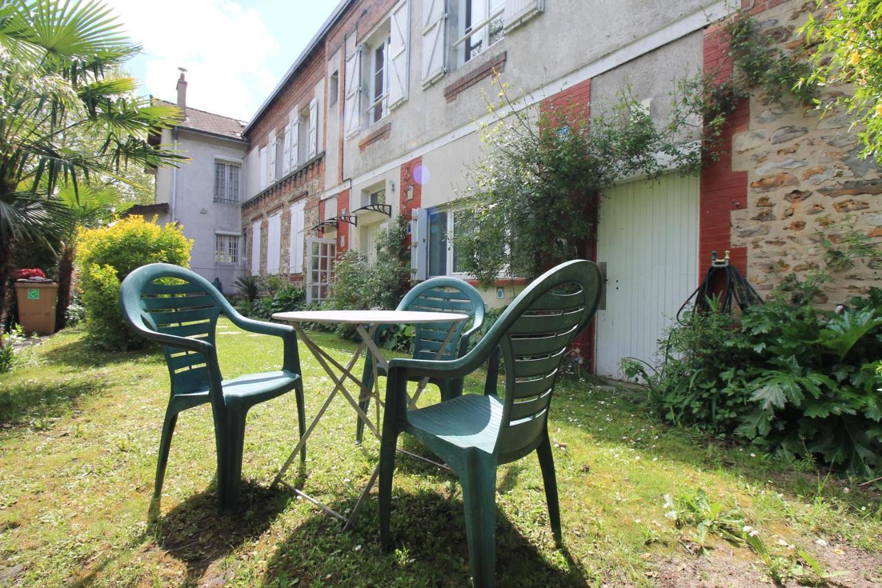 Disponible - Appartement Entier - Ligne H 15Mn Paris-Gare Du Nord, Parking Rue Gratuit, 4 Pers, Station De Train En Face Toutes Les 15Mn, Hippodrome, Cdfas, Universite, Borne Electrique, 1Er Etage Обонн Екстер'єр фото